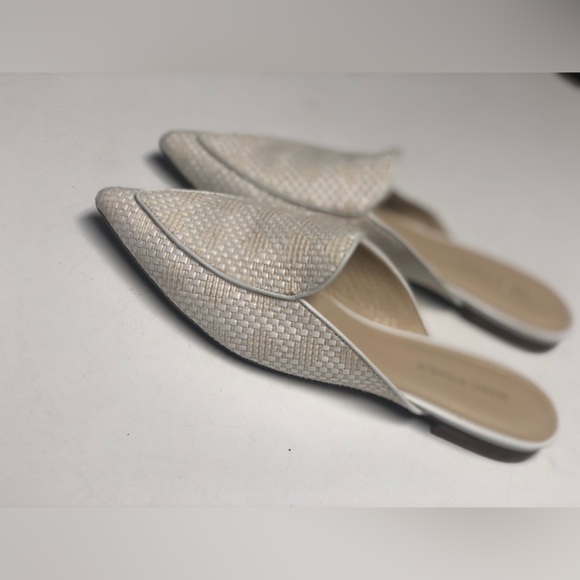 Marc Fisher Size 7.5 Medium Beige/White Woven Pointed-Toe Flats/Mules.Preowned. - Picture 4 of 8